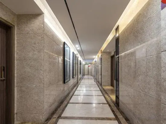 Chengjie Business Hotel (Wanning City Center High-speed Railway Station)