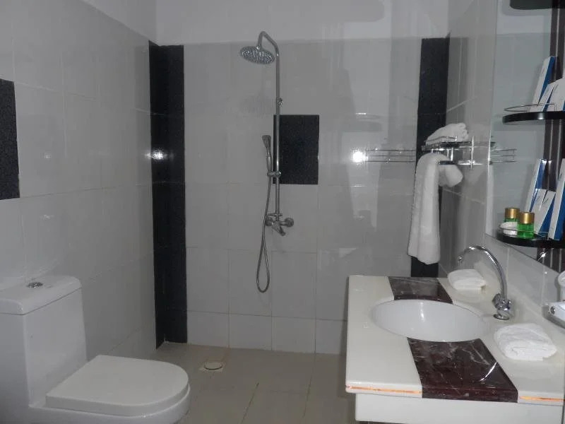 Al Mandoos Hotel