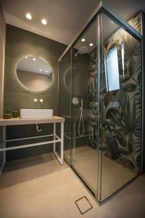 Arvacay Luxury Home