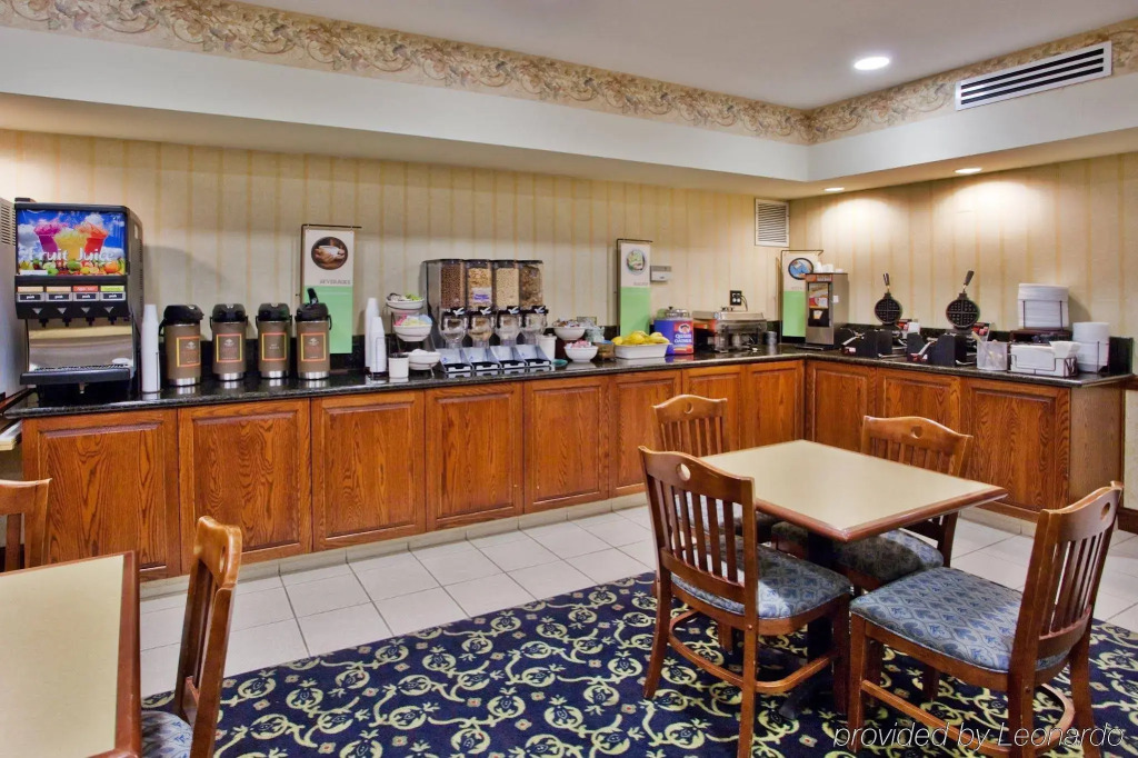 Country Inn & Suites by Radisson, Washington, DC East - Capitol Heights, MD
