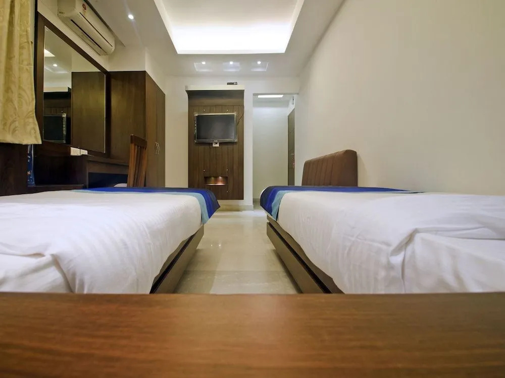 OYO 8433 Hotel