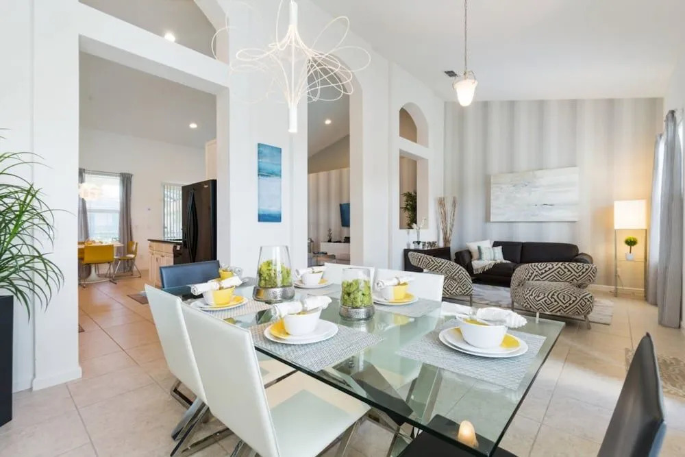 Solterra - 4148 Oaktree Drive
