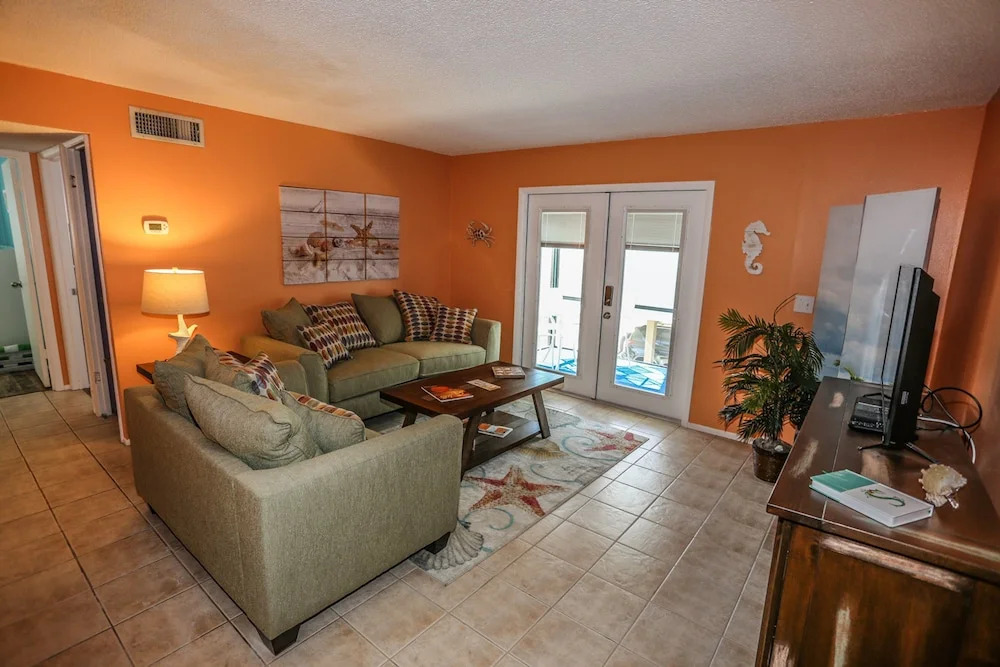5301 Estero Serendipity Manor