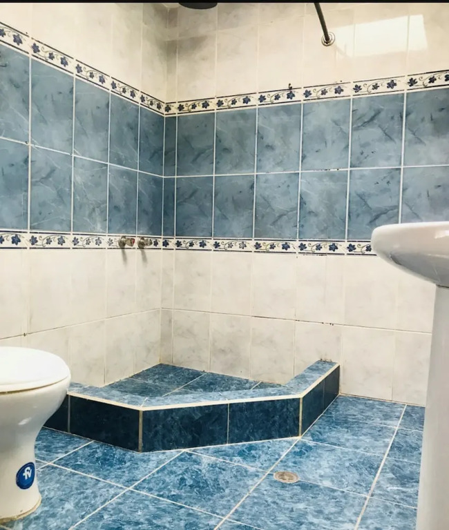 Blue Door Housing Modern Quito Hostel