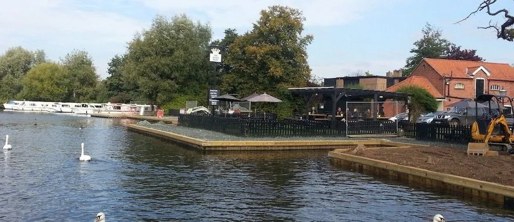 The Kings Head Wroxham by Greene King Inns