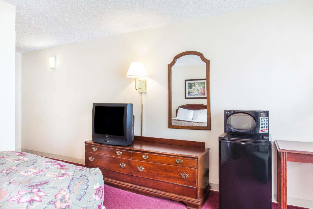 Days Inn Conference Center - Bridgewater
