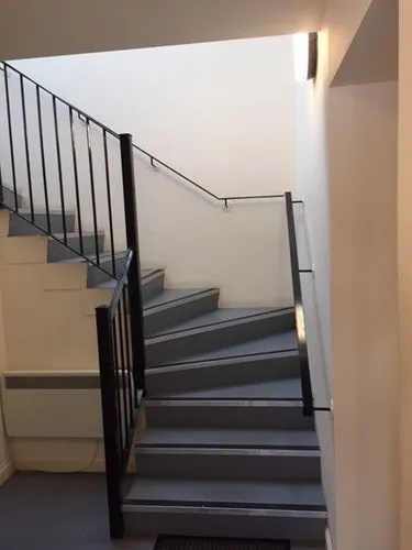 6 Varis Apartments