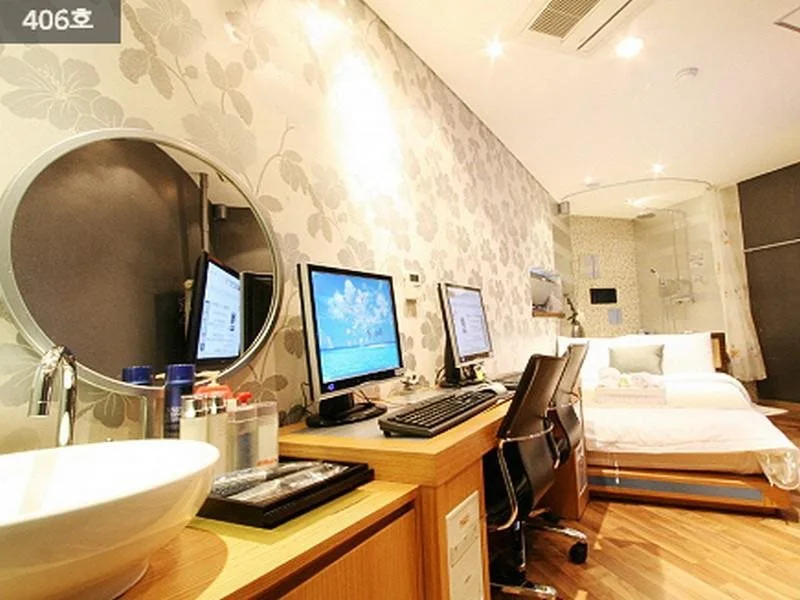 Crux Hotel(크럭스호텔)