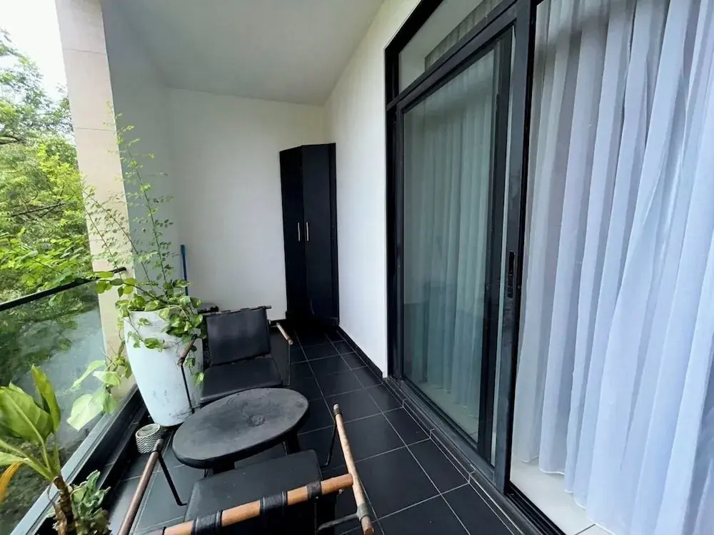 Luxury Green Home Apt