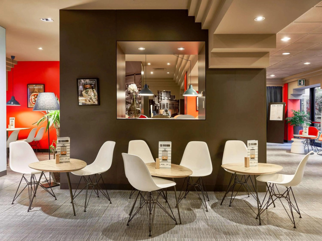 Отель ibis Milano Centro
