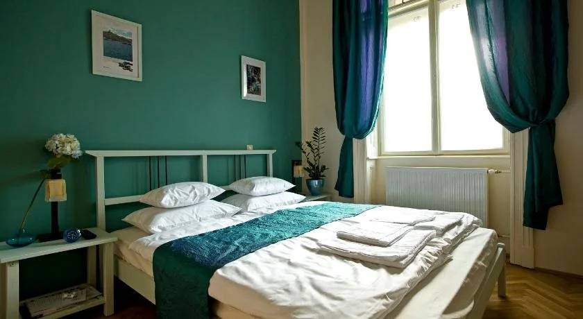 Budapest Rooms Bed and Breakfast