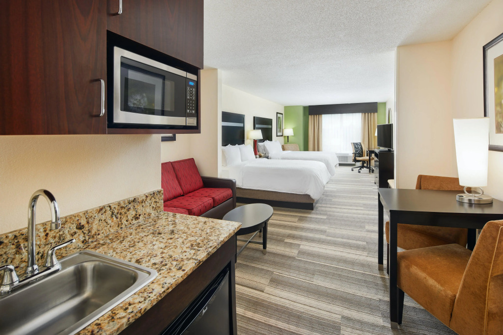 Holiday Inn Express & Suites I-26 & Us 29 At Westgate Mall by IHG