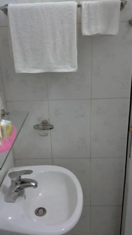 Avi Transit Hotel