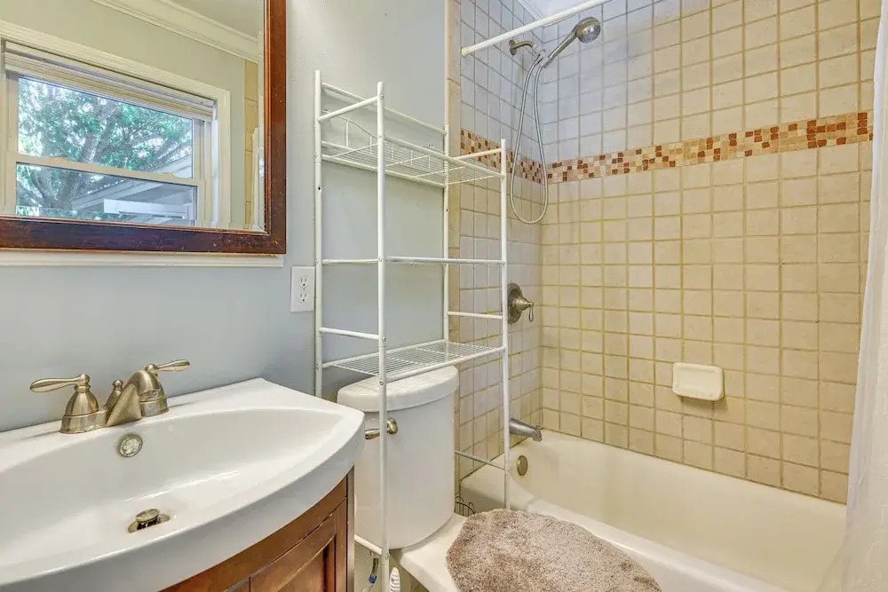 Spacious Home w/ Hot Tub in Fort Walton Beach!