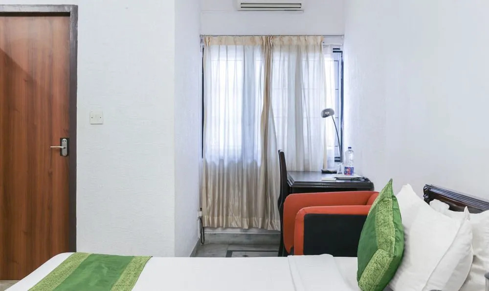 Fabhotel White Lotus