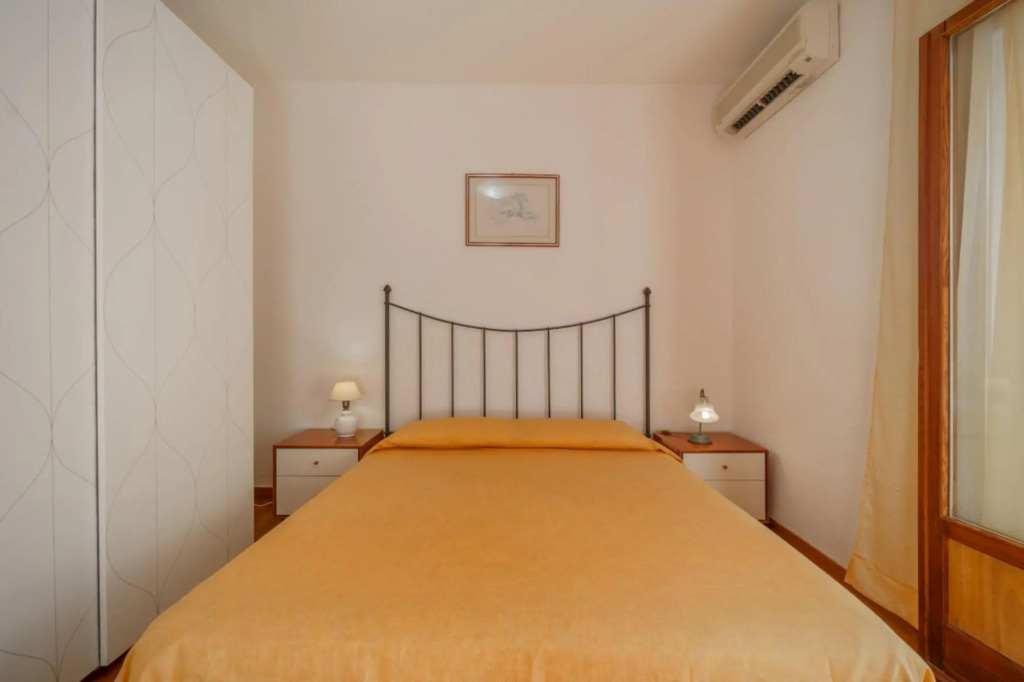 Casa Barbarossa with outdoor space and parking a few steps from Barbarossa-CASA BARBAROSSA 12