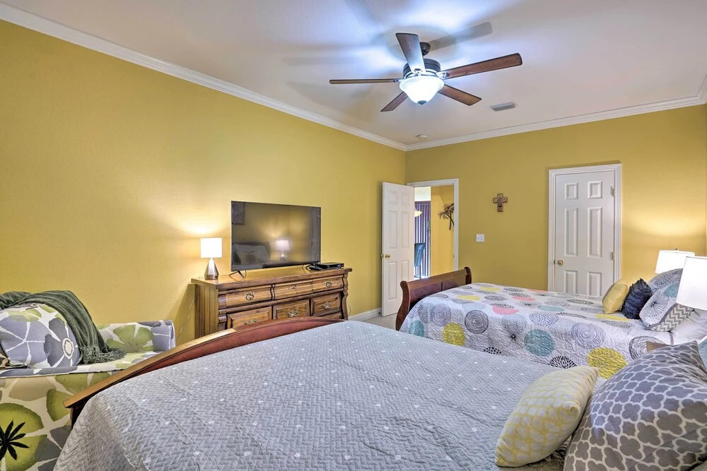 Coastal Condo w/ Pool in South Padre Island!