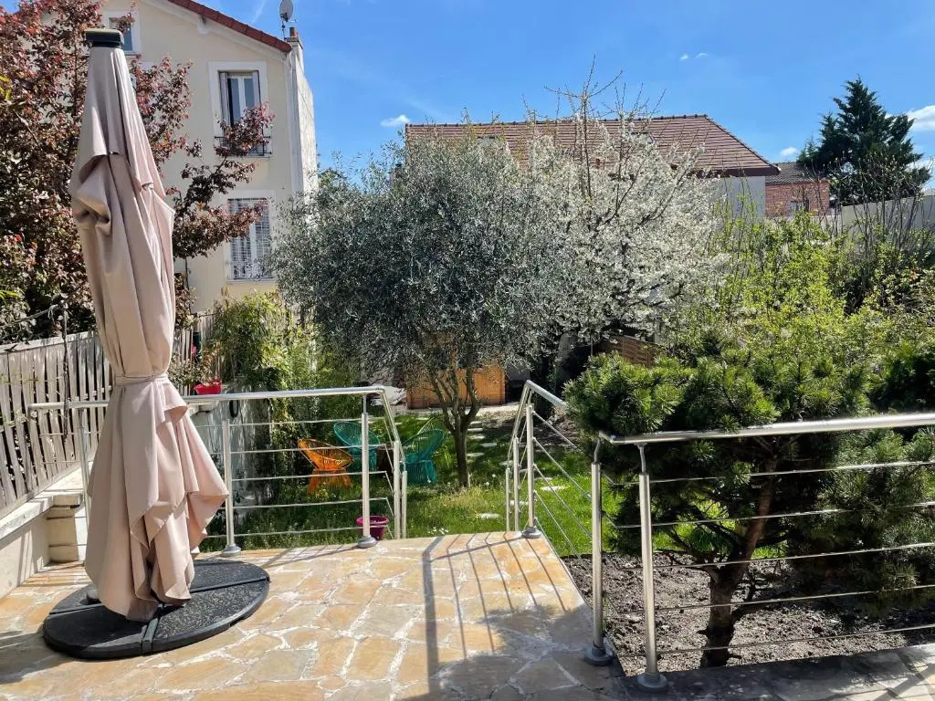 Beautiful and tidy house in the Paris area
