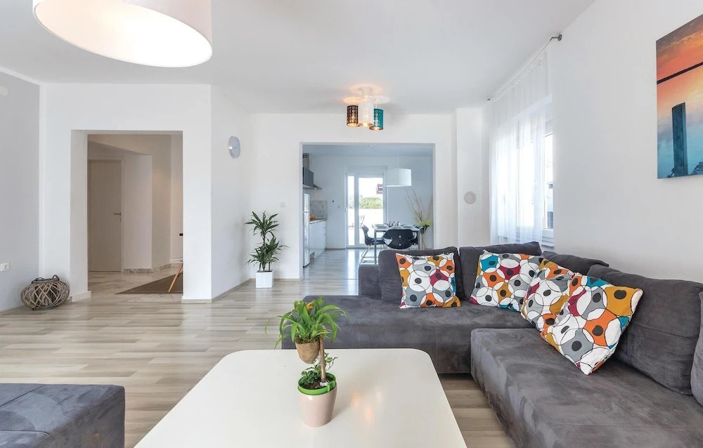 Amazing Home in Pula With Wifi and 4 Bedrooms