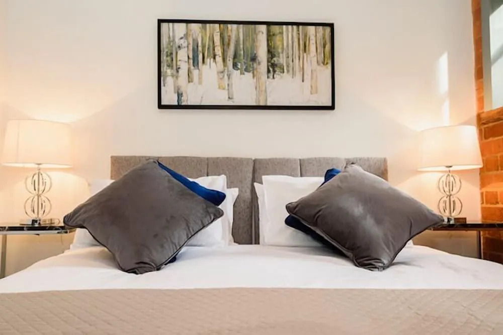 Karah Suites - Gloucester Docks