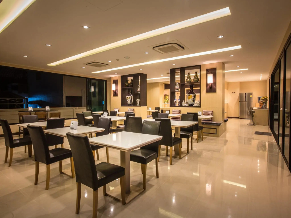L Hotel