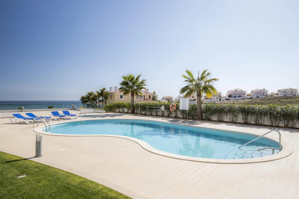 5 Beach View Apartment in Porto de Mos 150 metres from the beach!