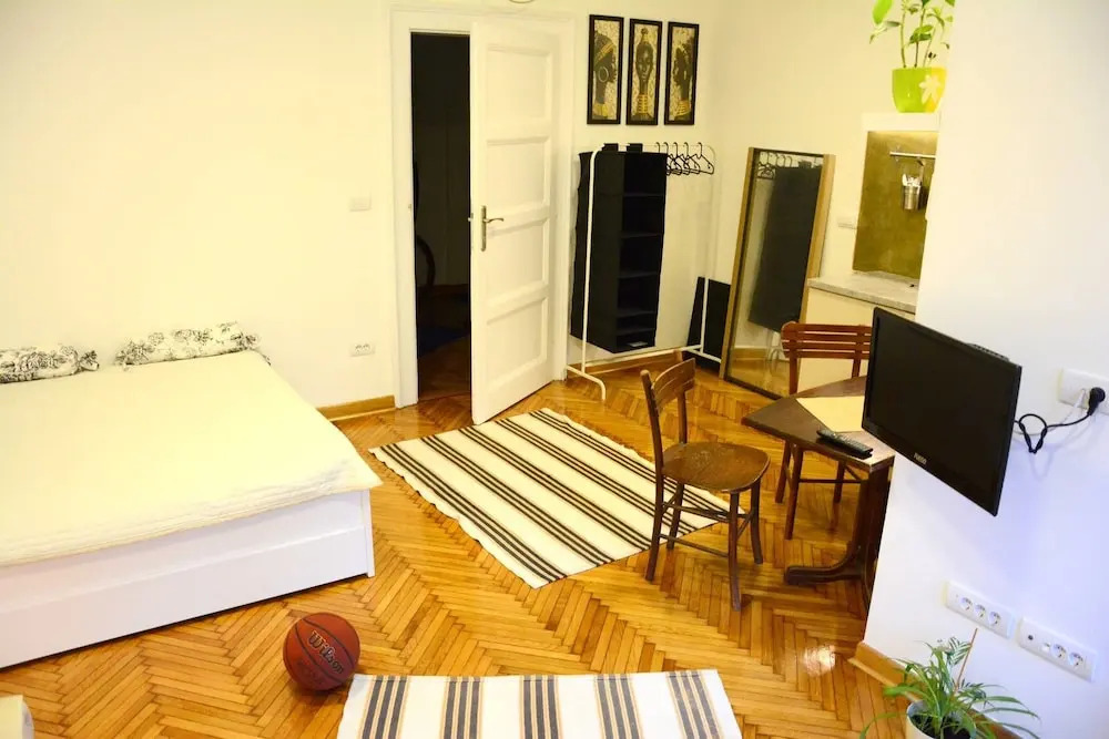 Salon 5 Zemun , Belgrade