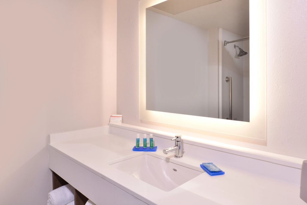 Holiday Inn Express Hotel and Suites Mesquite by IHG