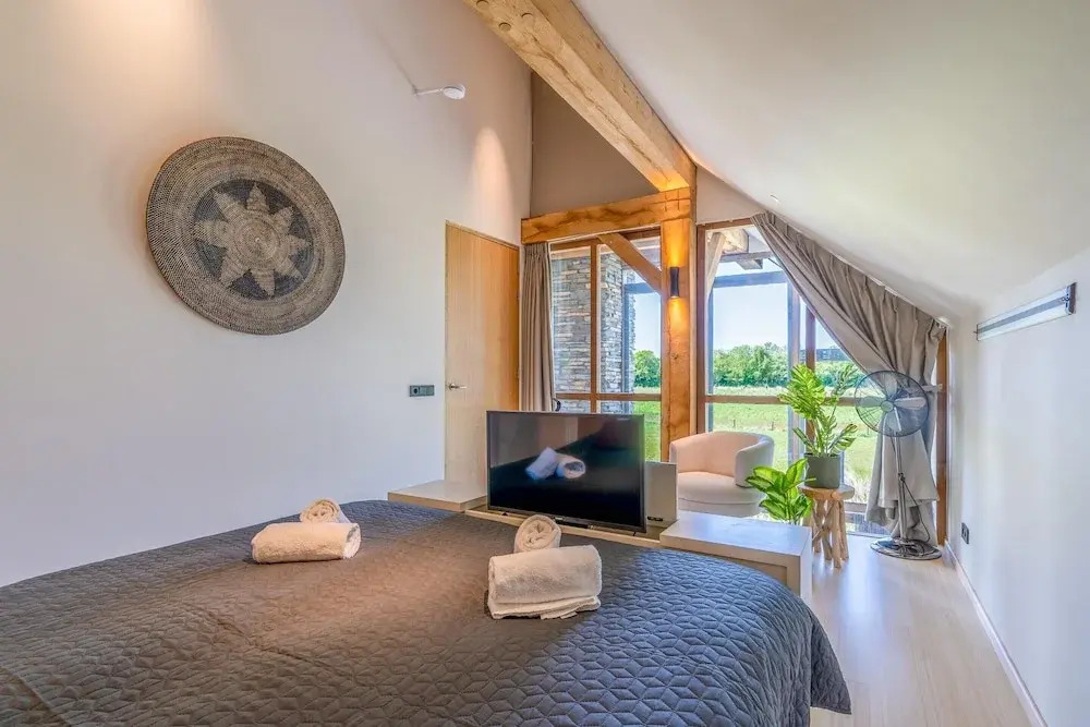 Luxurious and Sustainable 6-person Holiday Villa