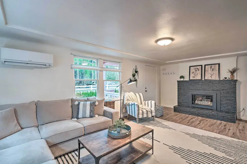 Redmond Farmhouse on 2 Acres w/ Deck & Grill!