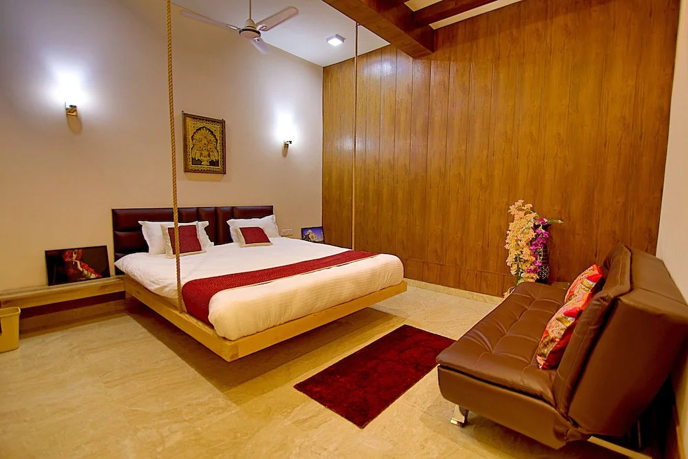 The Hideout Agra Garden Homestay - Near Taj Mahal