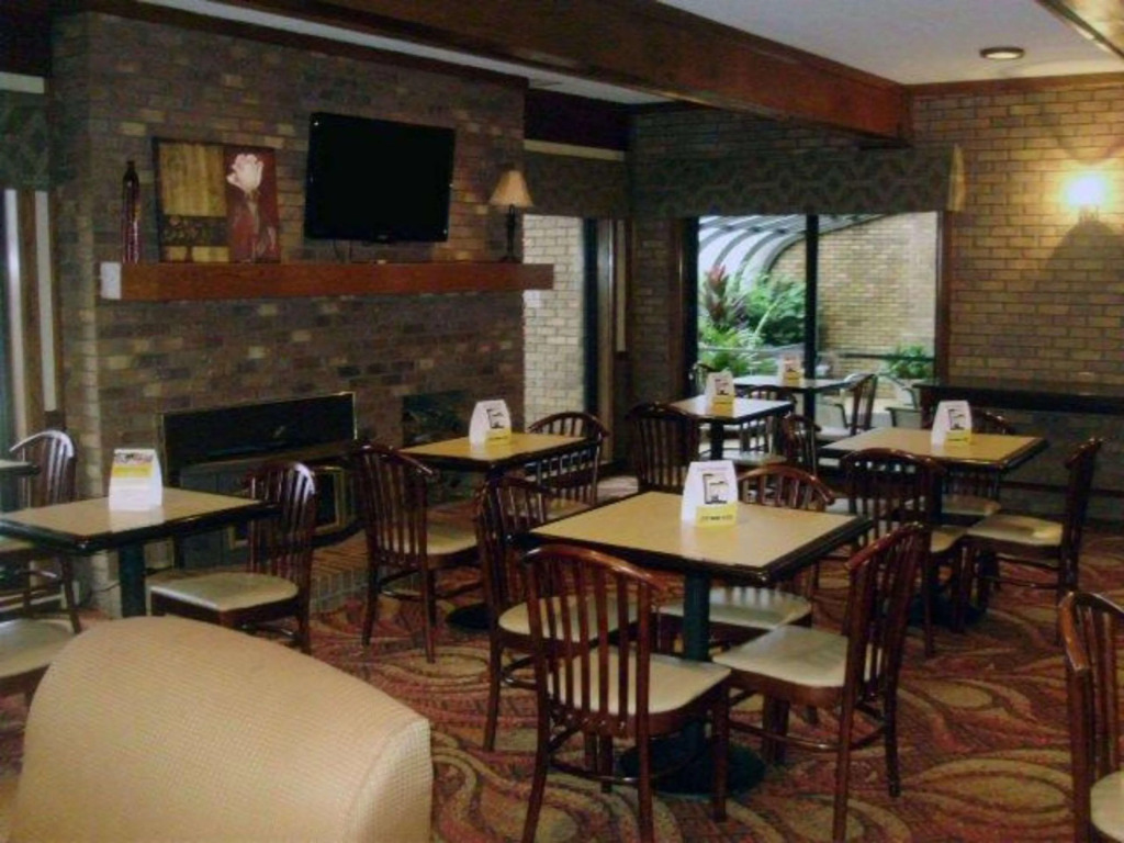 Quality Inn & Suites Searcy I-57