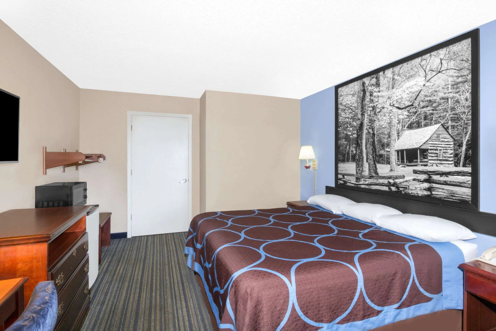 Super 8 by Wyndham Whiteville