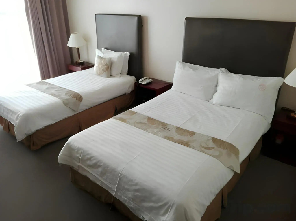 Sunshine Hotel