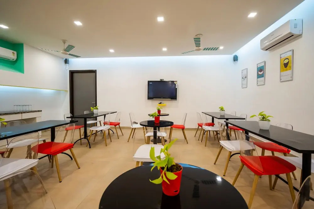 OYO Flagship 15228 South City2