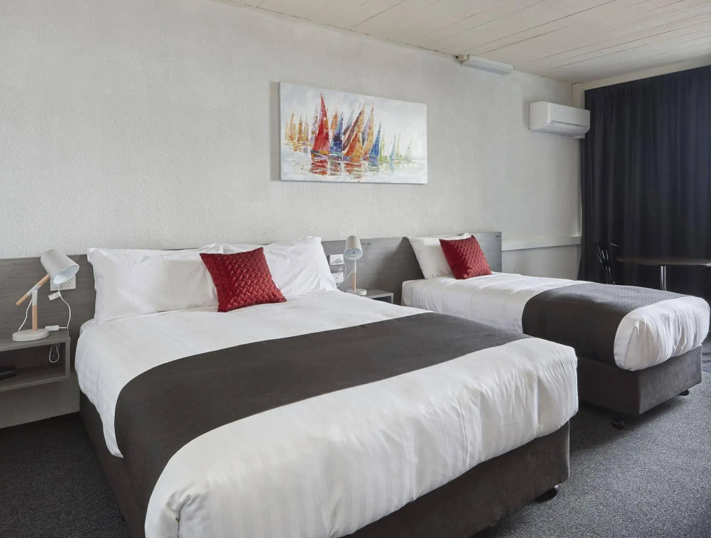 Bayside Hotel