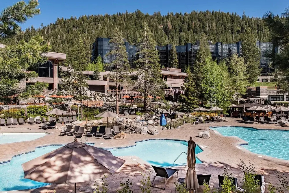 Pool, Hot Tub & Golf: Everline Resort Corner Suite