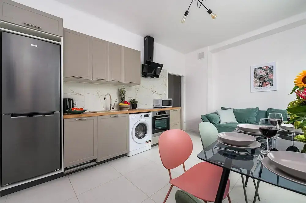 Lumina 3-room apart in the center Warsaw