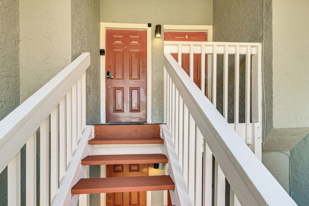 Walk to Beach! Pet-friendly Mustang Island Retreat