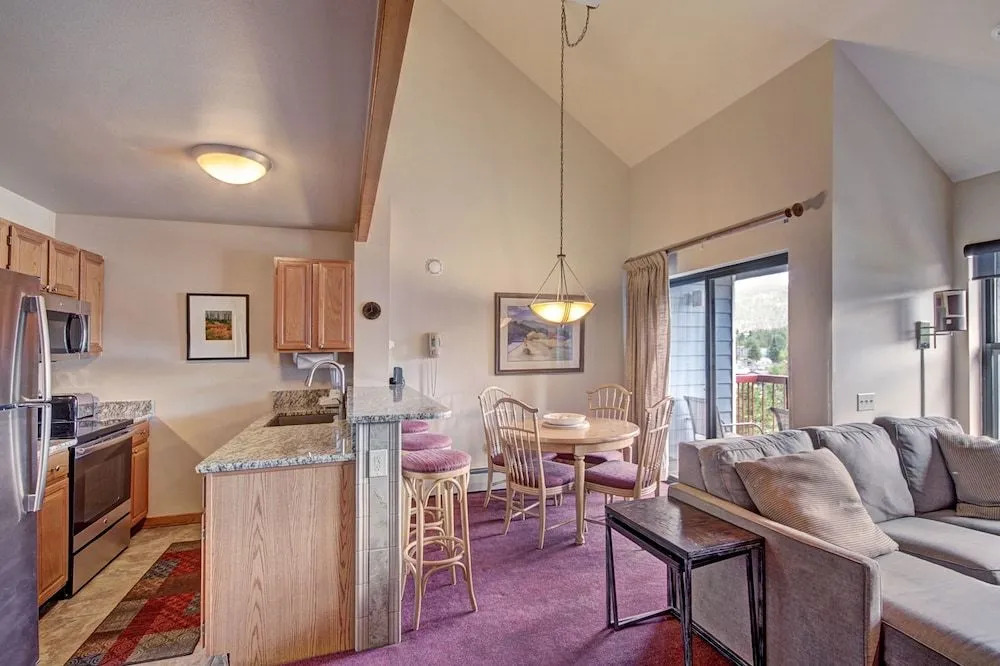 River Mtn Lodge E304
