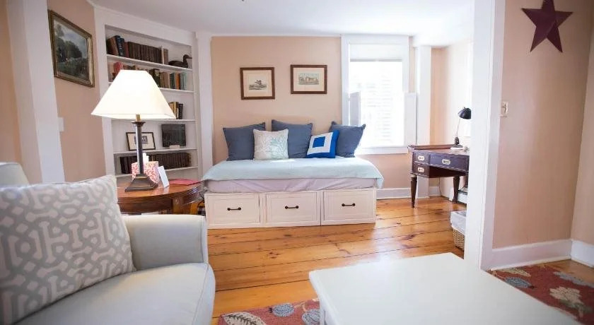Entire Private Historic Inn Downtown Newport
