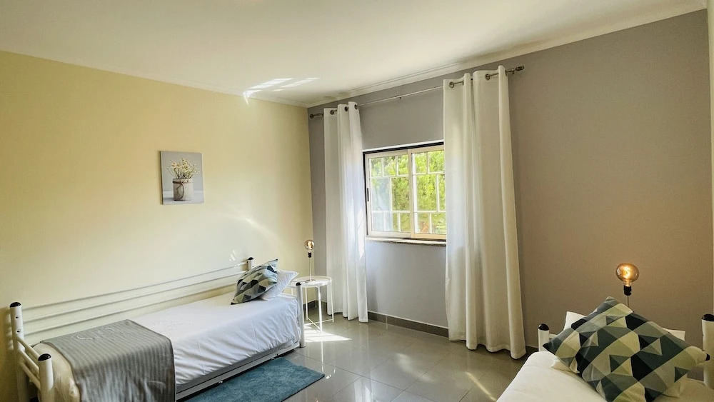 Bicos 303 - Shared Pool - 6 Guests - Albufeira