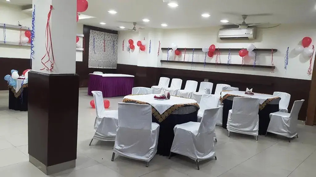 Hotel Mandakini Plaza