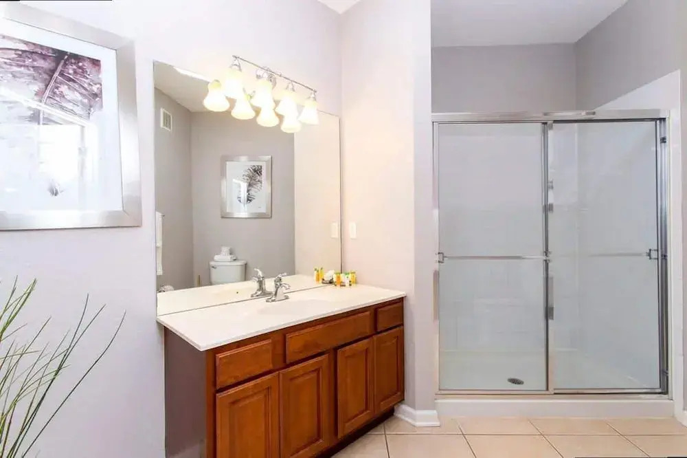 Spacious 2Bd Condo - Pool Hot Tub - Near I-drive