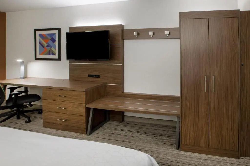 Holiday Inn Express & Suites - Glendale Downtown