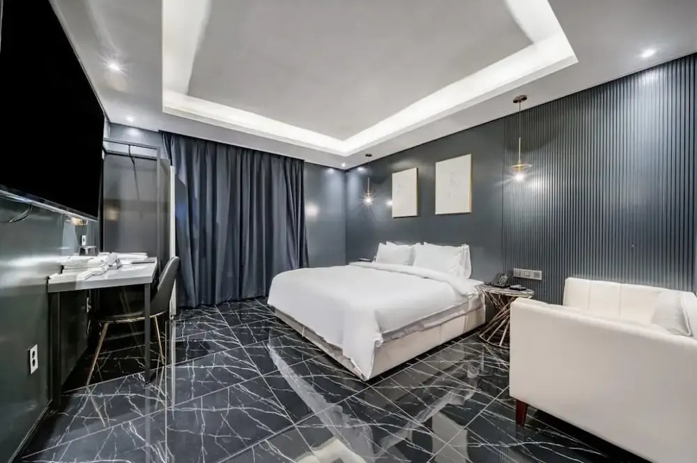 H moment Hotel songjeong