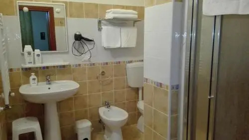 THE BEST ROOMS & APARTMENTS - Parcheggia gratis sotto casa ed entra