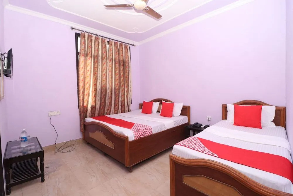 Oyo 37723 Pam And Chand Guest House