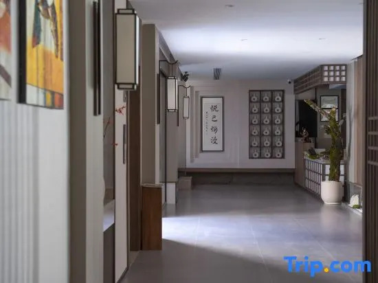 Yue Man · Riverside Homestay (Xiangxi Street Store, Muyu Town, Shennongjia)