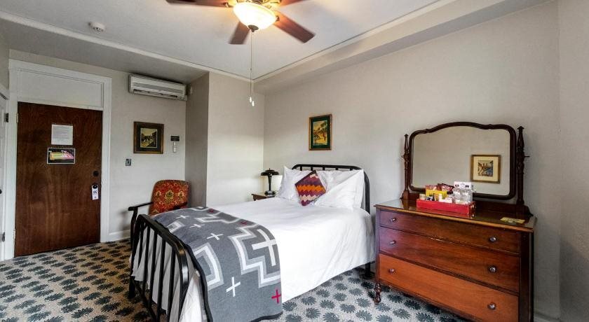 Hotel Congress